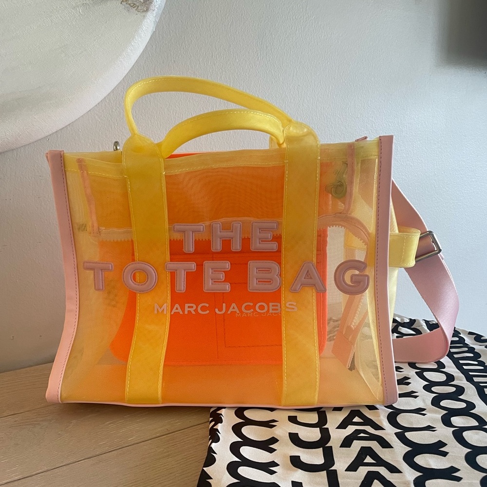 The Colorblock Mesh Medium Tote Bag in Yellow Multi
Marc Jacobs